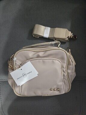 Pretty Simple Crossbody